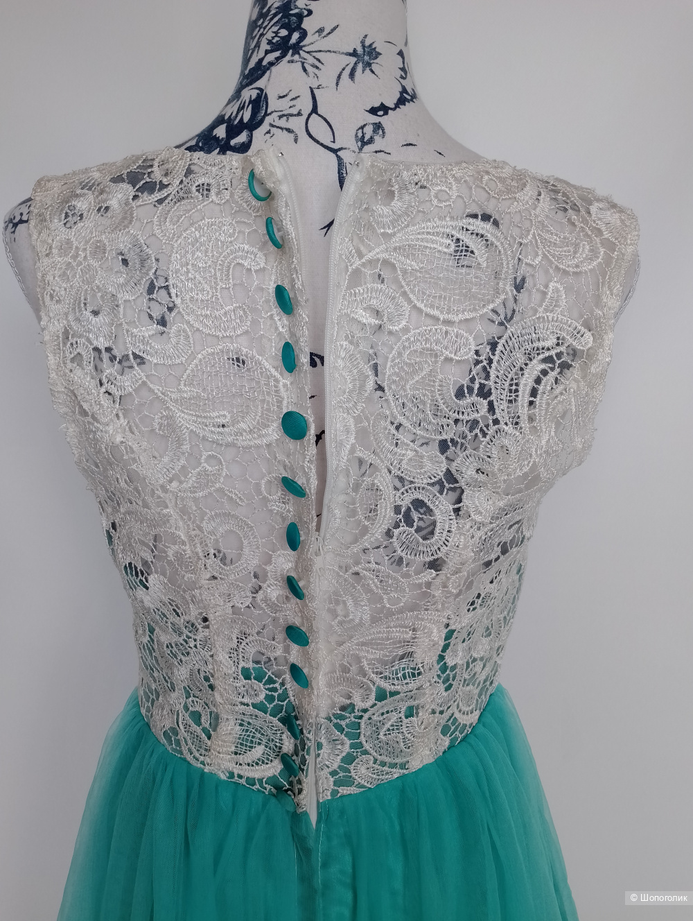 Платье праздничное с кружевом, 42