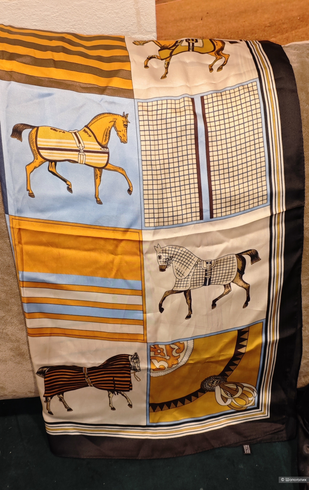 Платок "Лошади" 65-70см