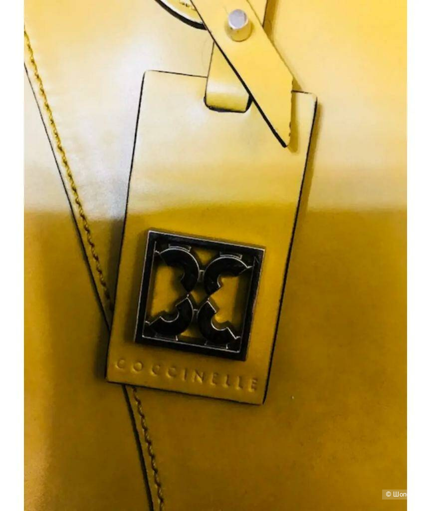 Сумка лаковая с длинным ремнем Coccinelle -44 х 33