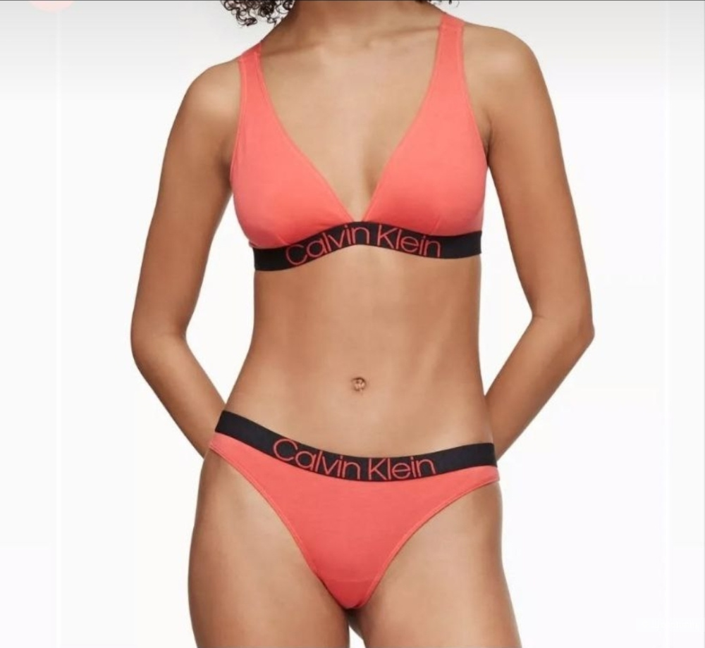 Комплект нижнего белья Calvin Klein S