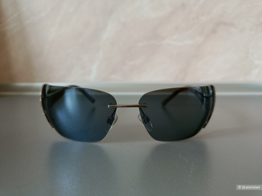 Солнцезащитные очки Bvlgari.