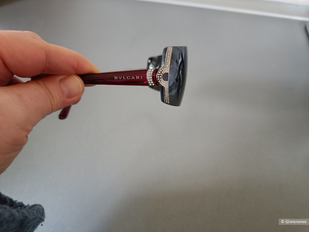 Солнцезащитные очки Bvlgari.
