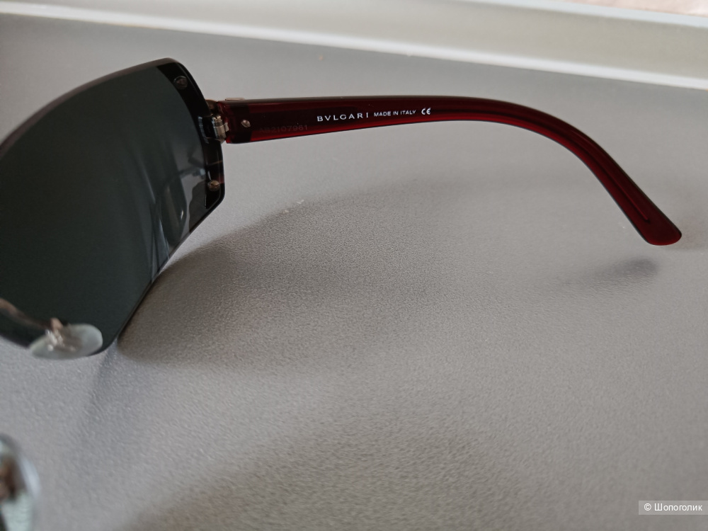 Солнцезащитные очки Bvlgari.