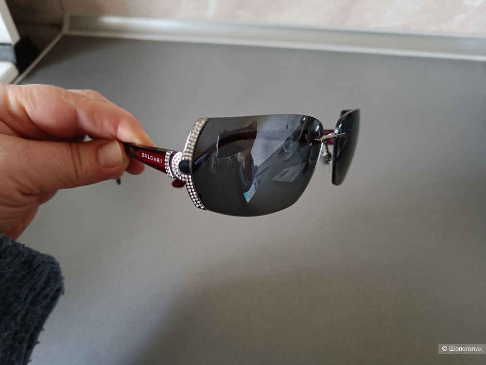 Солнцезащитные очки Bvlgari.