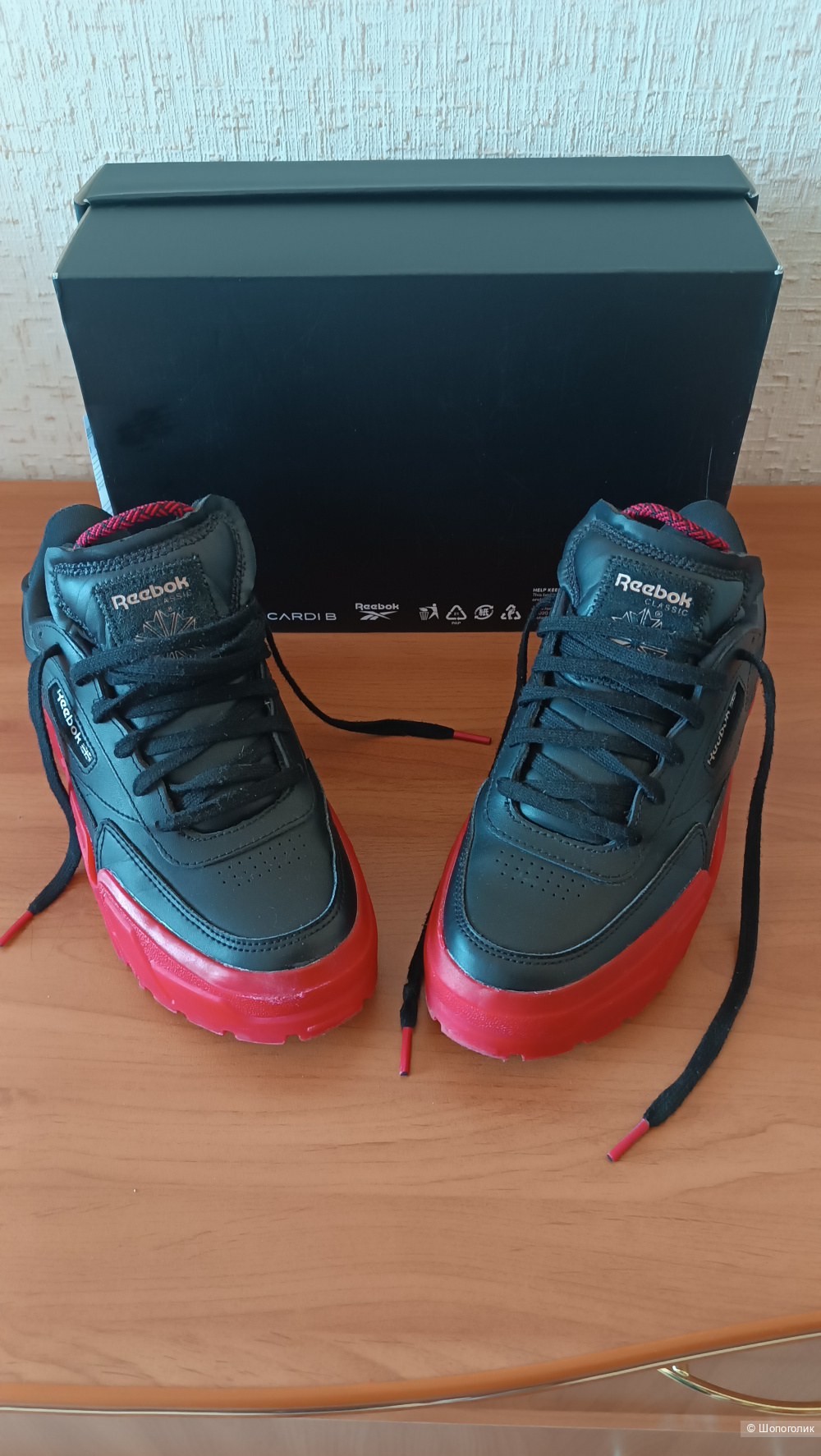 Кроссовки REEBOK оригинал Cardi B Club C "Black/Red" размер 37