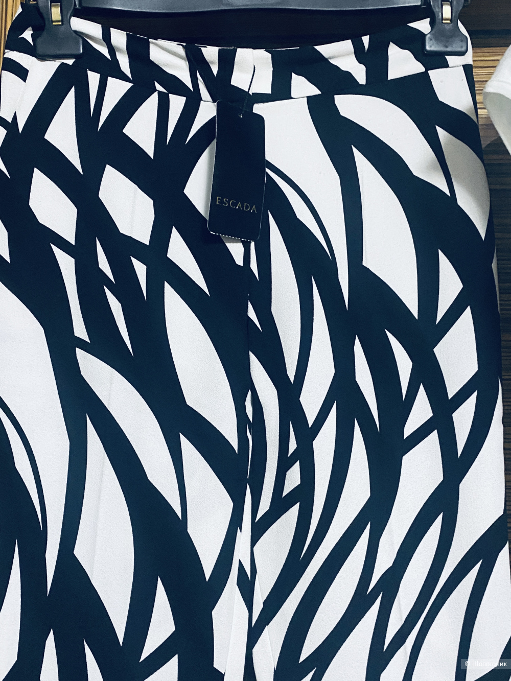 Шикарный комплект брюки Escada  +блузон- 44-46