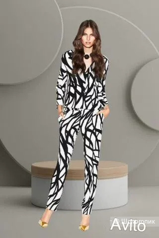 Шикарный комплект брюки Escada  +блузон- 44-46