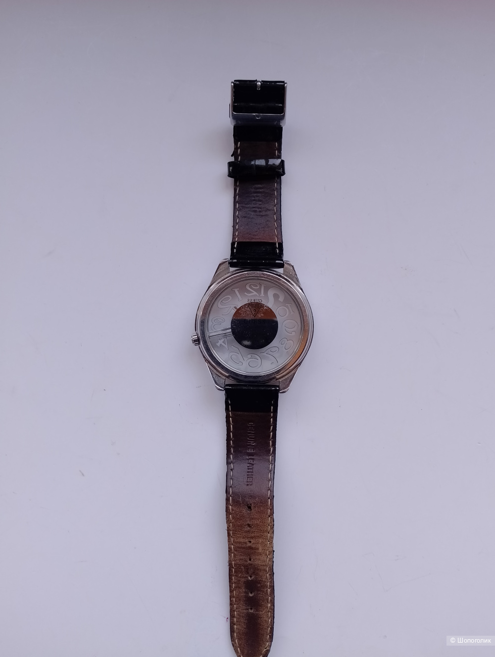 Наручные часы guess со стразами