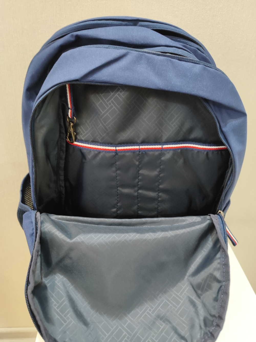 Рюкзак Tommy Hilfiger