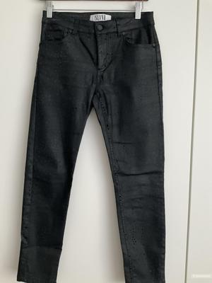 Джинсы Silvian  Heach 42-44