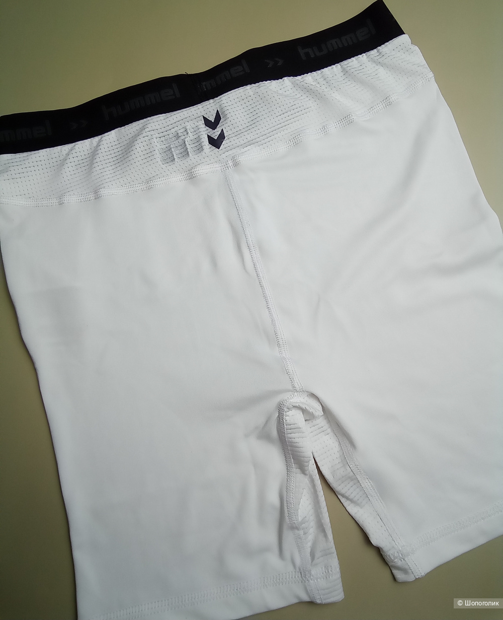 Тонкие шорты для спорта Hummel 164cm