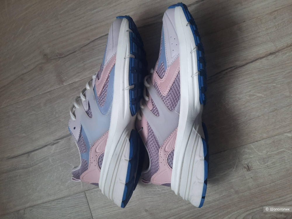 Кроссовки женские Zara 38
